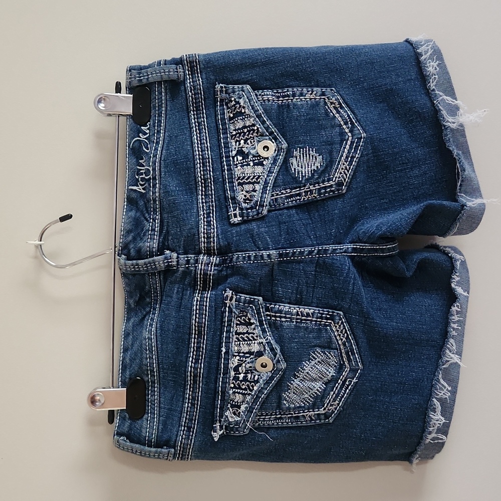 Ariya Jeans Cuffed Denim Shorts